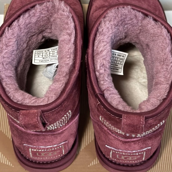 UGG boots with Swarovski crystals - Picture 3 of 7